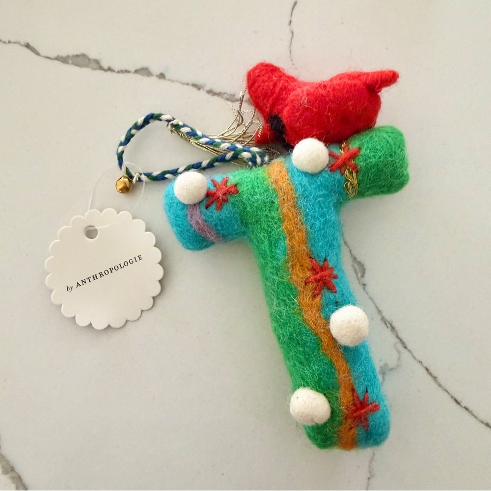 ❤️ ANTHROPOLOGIE T Monogram Forest Friends Felt Christmas Ornament Cardinal Bird